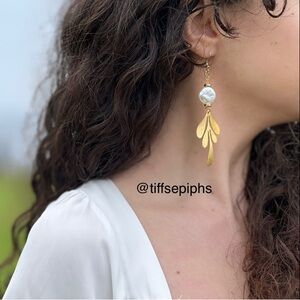 Gold Leaf and Faux Fresh Water Pearl Dangly Earrings NWT